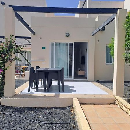 Apartamento con terraza y piscina en Corralejo Exterior foto